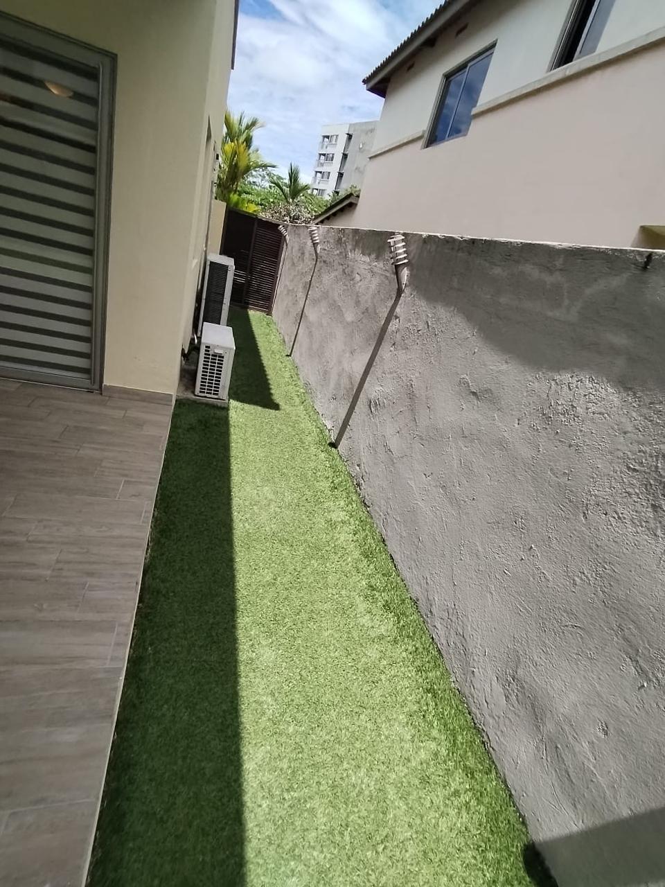 1000204712